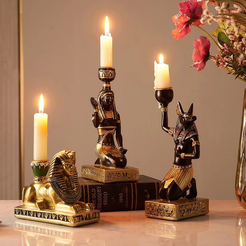 statues chats égyptiennes or noires ornements dorés art ancien égypte décoration maison salon