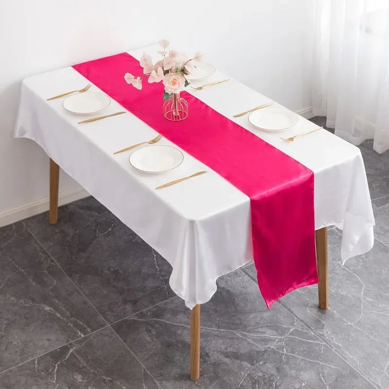 table chemin table uni moderne rouge blanc jaune doré bleu roi beigeclair opacité saisonmariages