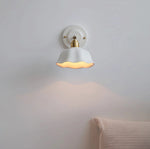 lampe murale vintage blanc doré motif relief bord ondulé fixée mur opaque