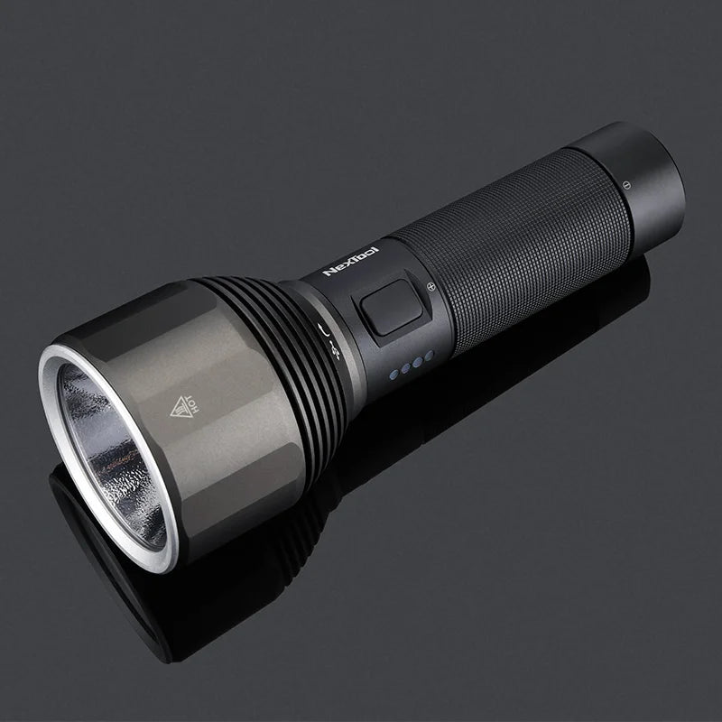 lampe torche noire texturée moderne rechargeable 380m modes UV LED intense
