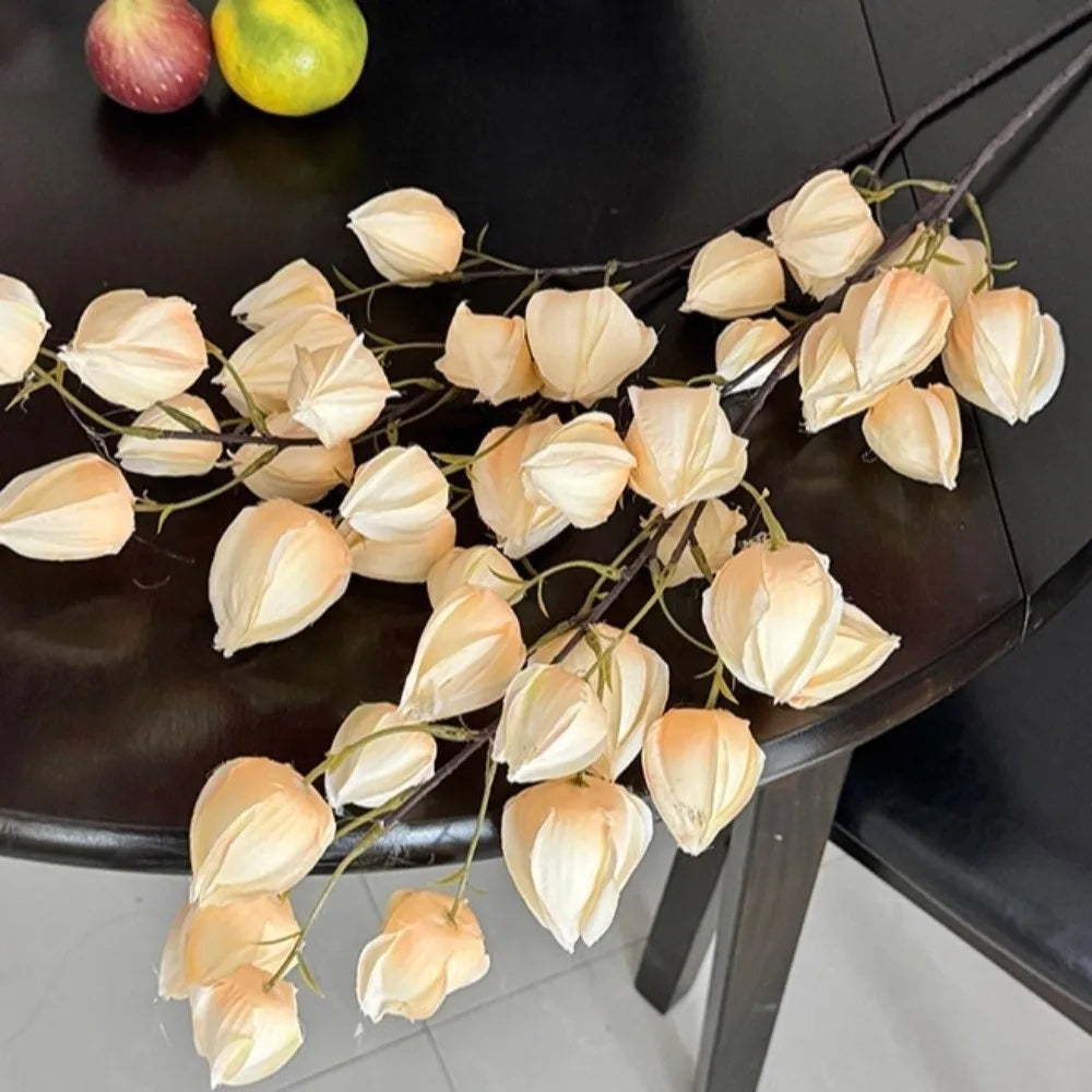 décoration intérieure branche artificielle rouge jaune feuilles coeurs moderne vert anniversaire mariage