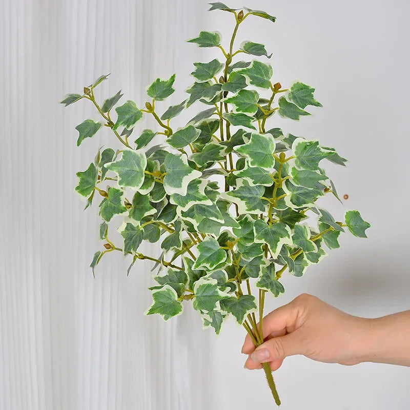décoration intérieure plante artificielle feuilles eucalyptus vert clair vert foncé blanc moderne minimaliste soie