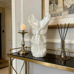 vase decoratif ange blanc art deco ondulations ailes deployees table fleurs objetos