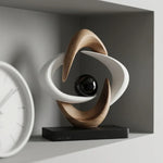 sculpture moderne résine abstraite couleur beige blanc noir ornement décoration intérieure unique minimaliste
