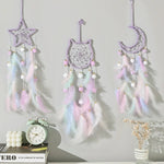 attrape rêves boho plumes pompons lune étoile motif chat violet rose pastel
