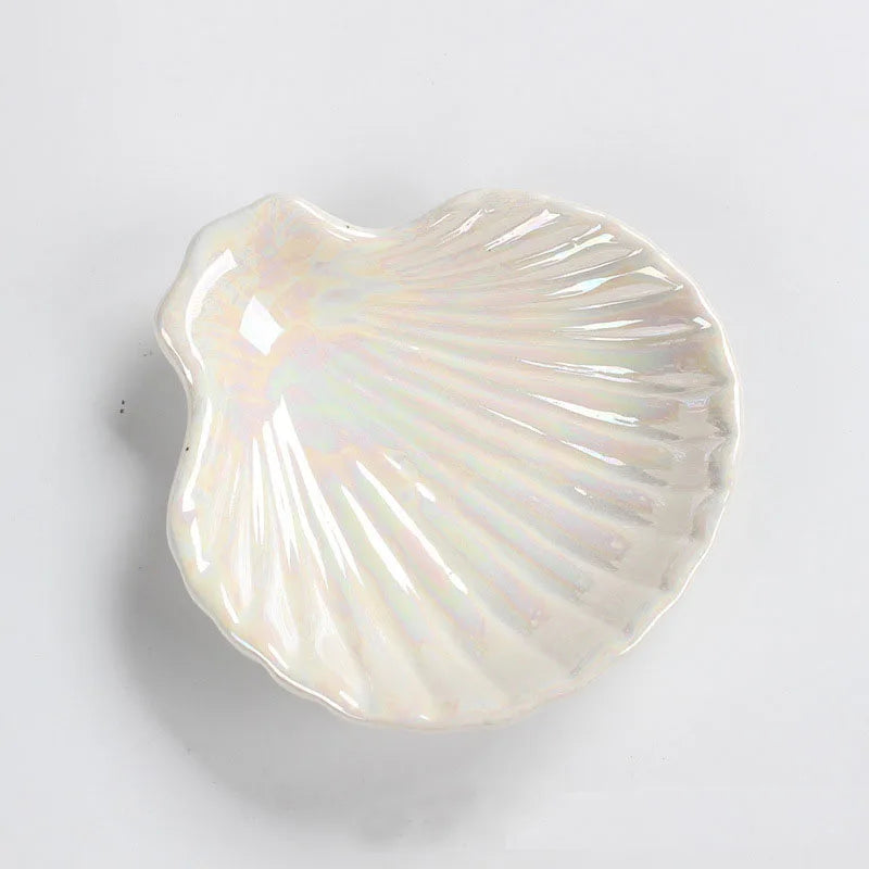 assiettes bijoux coquillage irisé moderne élégantes rose blanc décoration maison plateau