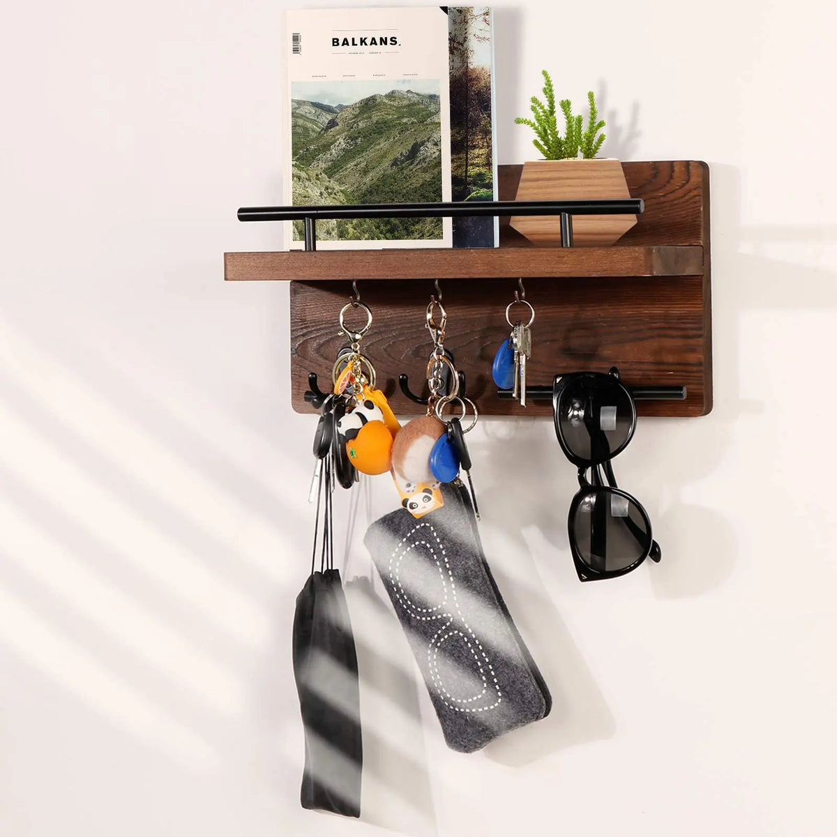 porte clés mural bois marron foncé moderne vis fixations porte monnaie lunettes téléphone papeterie