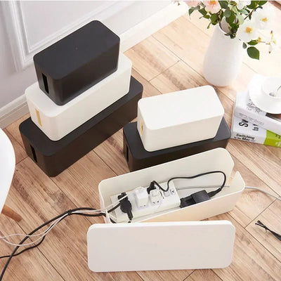 Boîte de rangement câbles design japonais en plastique PP sur un bureau
