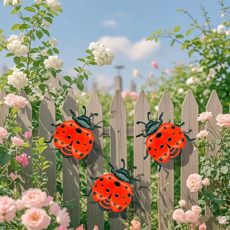décoration murale coccinelle rouge points noirs trois pièces