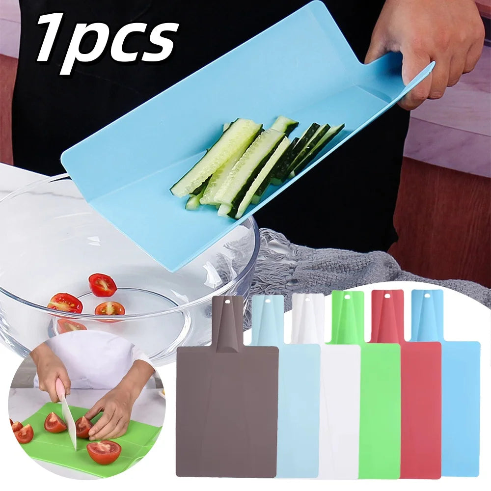 planches découpe plastique pliable bleu blanc rouge moderne pratique poignée intégrée