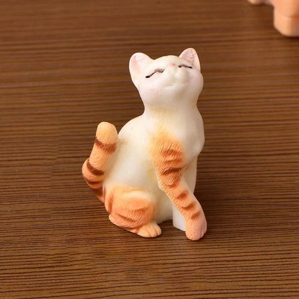 figurines chats différents motifs yeux blancs décor maison terrarium miniature réaliste Podscape ornement jardin