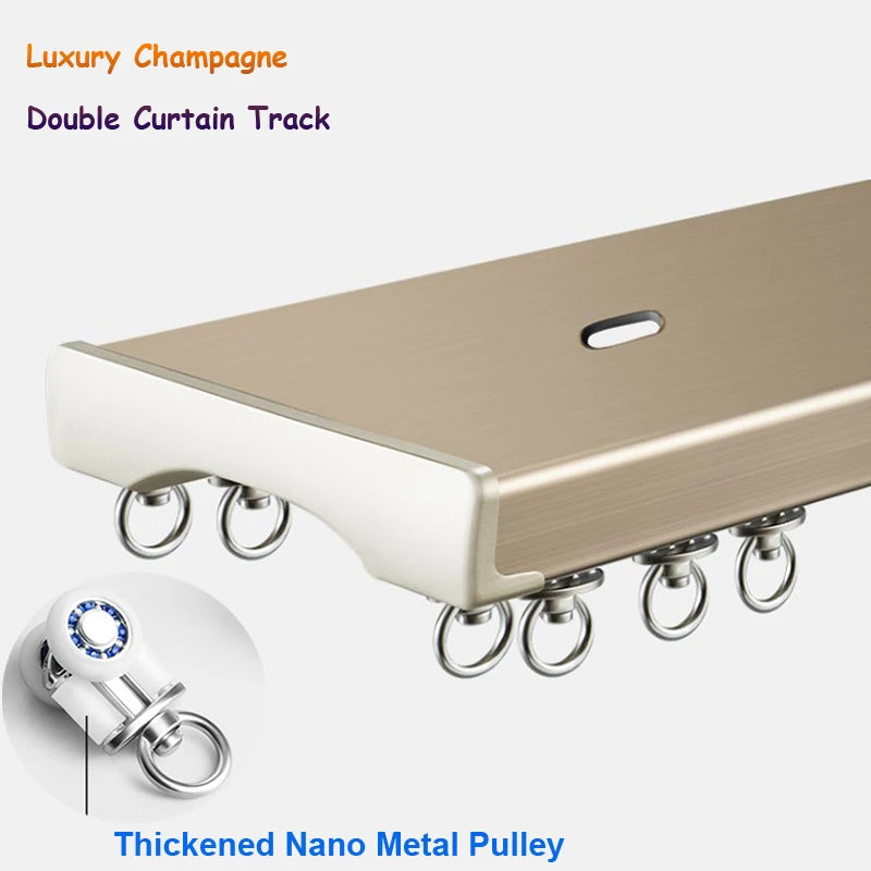 Rail de rideau plafond en aluminium blanc installé sur une fenêtre moderne