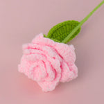 fleurs artificielles tricotées violet rose blanc jaune vert finement crochetées décoration intérieure artisanal