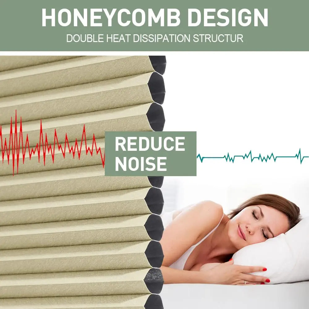 Store romain installé sur une fenêtre de toit velux