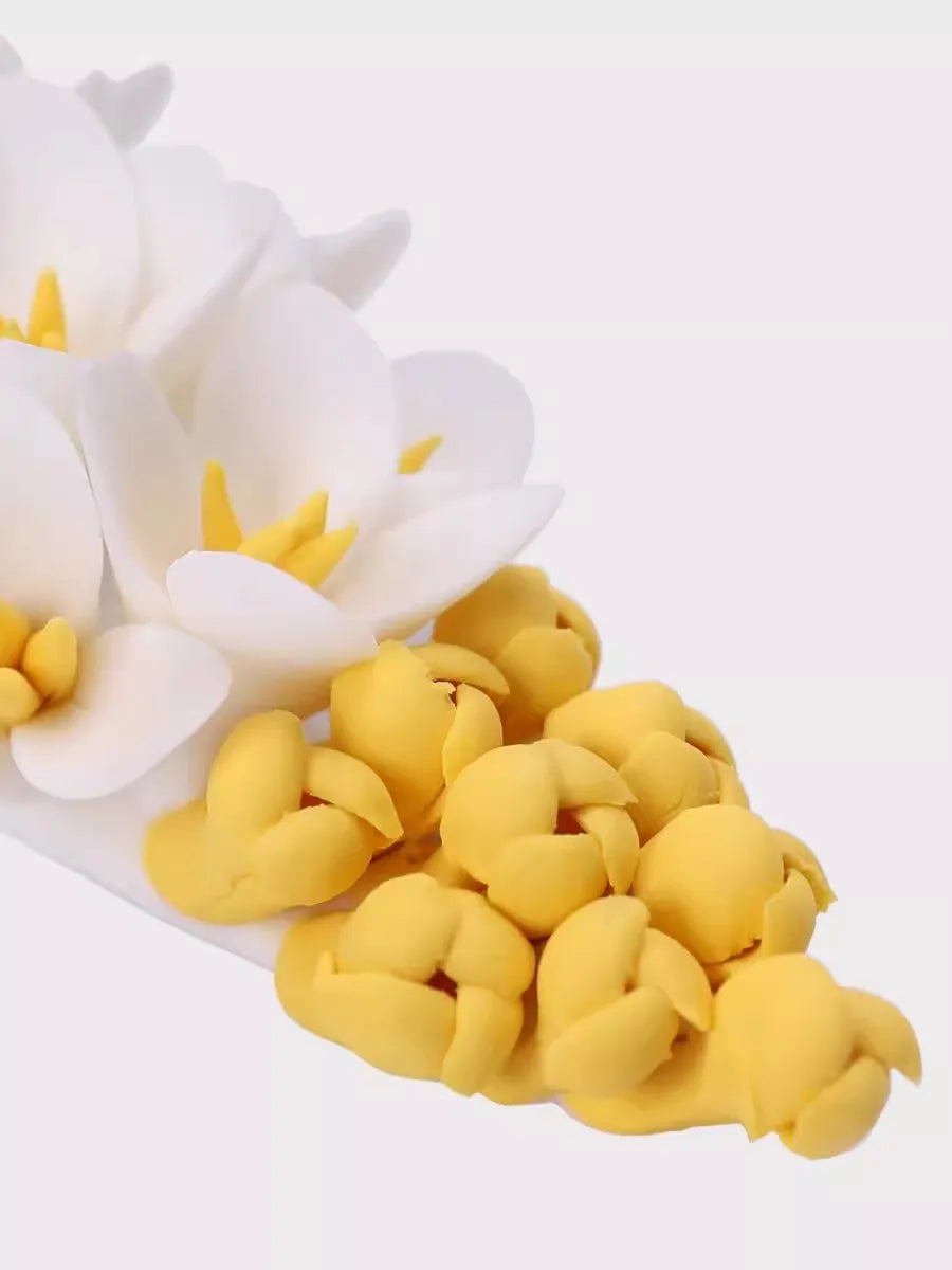 bouquet artificiel fleurs simples feuilles vertes deco moderne maison blanc jaune vert