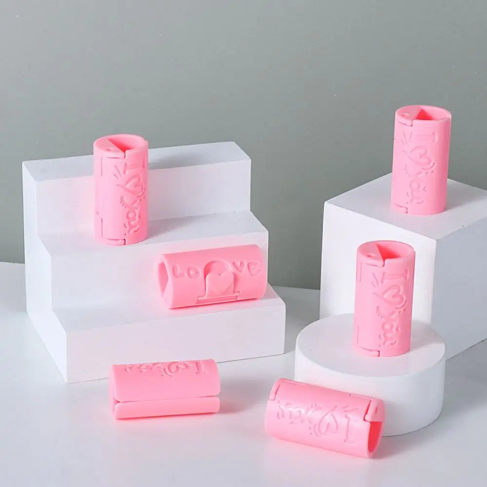 supports drap adhésifs invisibles moderne rose imprimé LOVE cœur pièces minimaliste