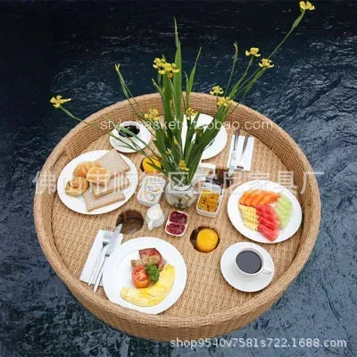 plateau flottant moderne blanc tissé assiettes verres couverts pain fruits théière sucrier