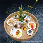 plateau flottant moderne blanc tissé assiettes verres couverts pain fruits théière sucrier