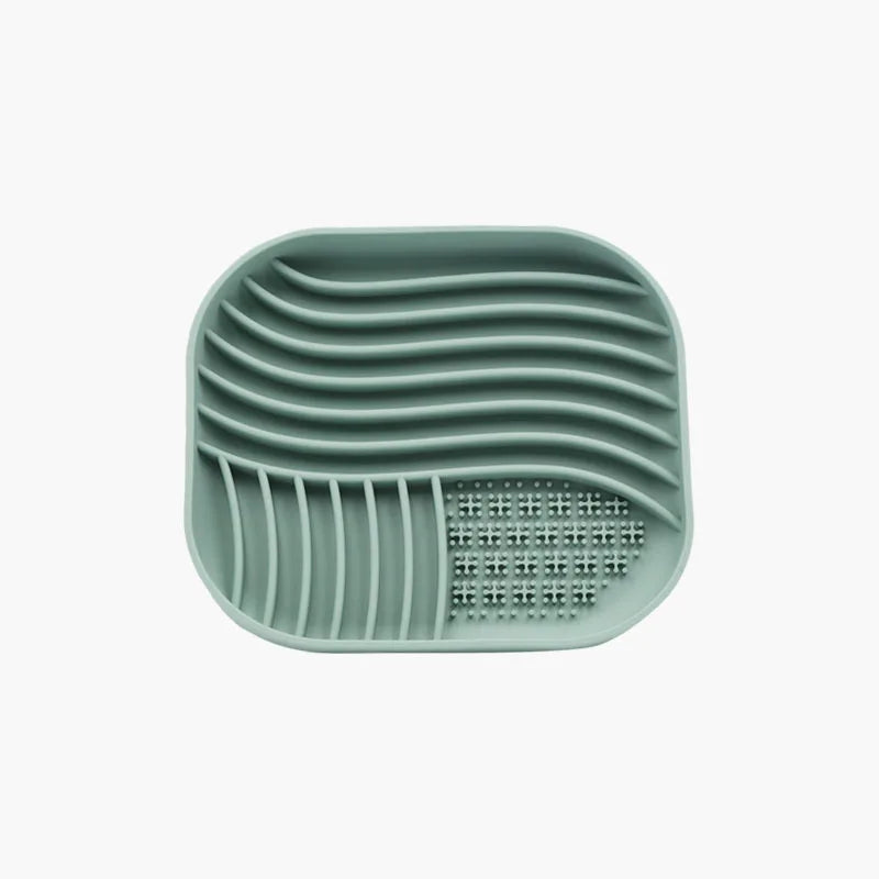 bol nourriture chien silicone vert bleu rose rayures horizontales grille perforation minimaliste
