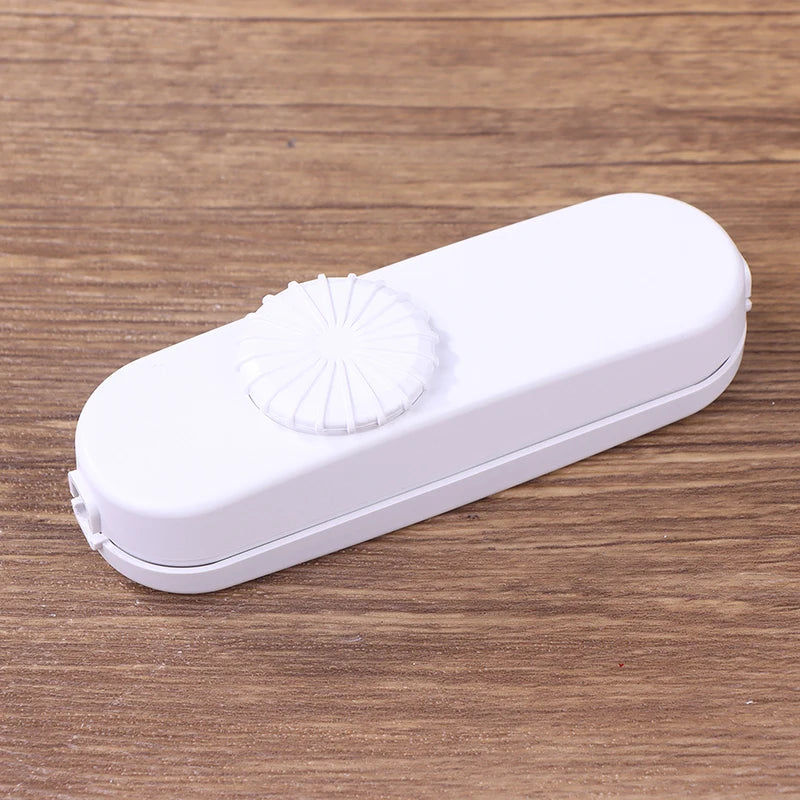 interrupteur électronique moderne blanc noir plastique lisse opacité table led halogène