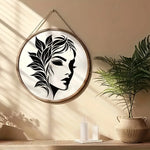 Stencil graphique moderne cadre mural tshirt coussin sac main illustration femme feuilles