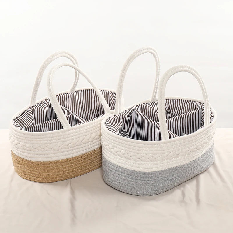Détail de la texture et de la poignée du panier de rangement bébé