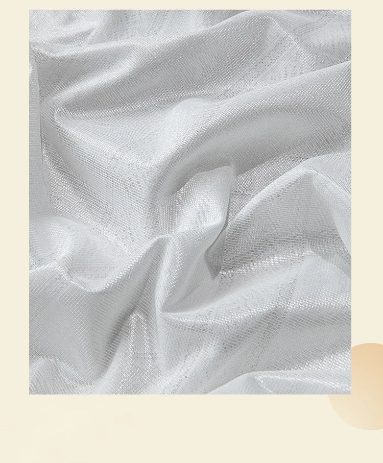 rideau blanc semi transparent motif floral moderne anneaux métalliques fenêtre salon chambre