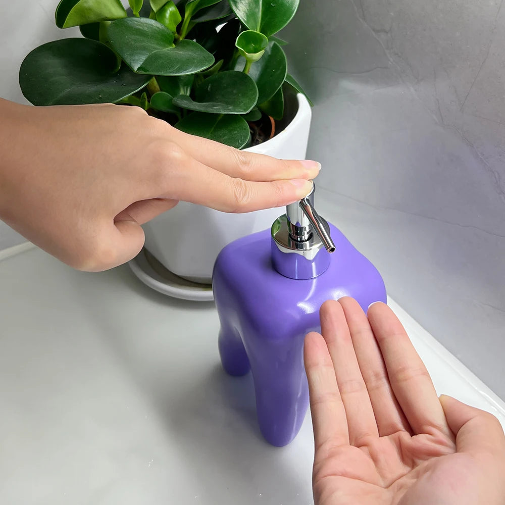 distributeur savon liquide forme dent bleu rose orange violet moderne