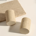 ensemble salle bain moderne beige clair brosse dents tube dentifrice distributeur savon tasses résine