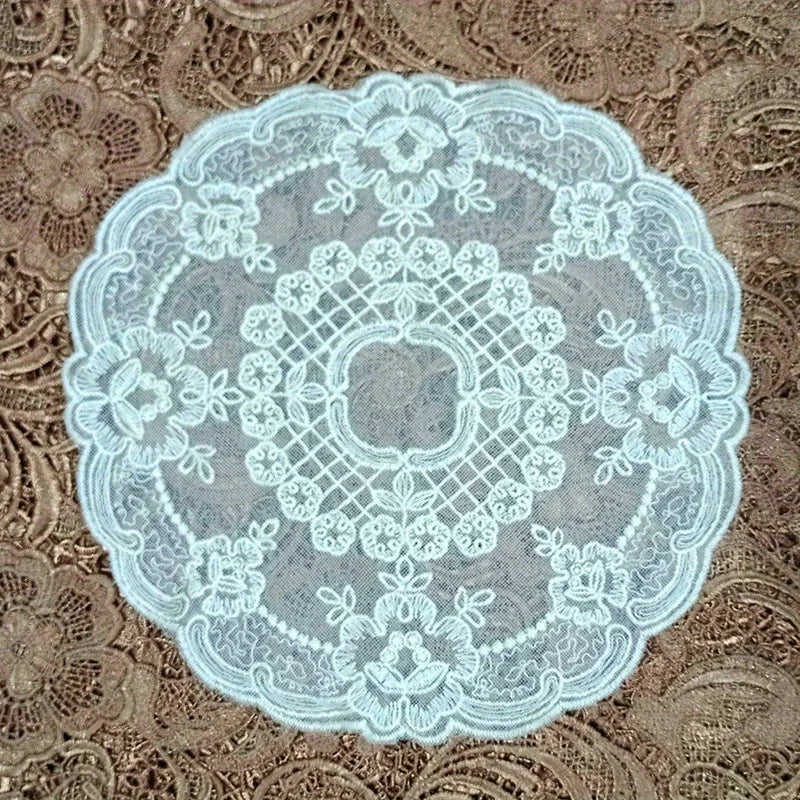 serviettes table blanc dentelle florale classique opaques polyester coton usage quotidien festive