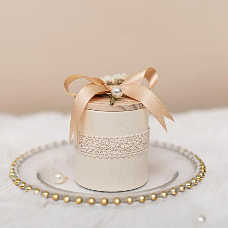 boîtes cadeaux mariage dentelle rubans satinés fleurs séchées nacrées élégantes romantiques blanc crème rose