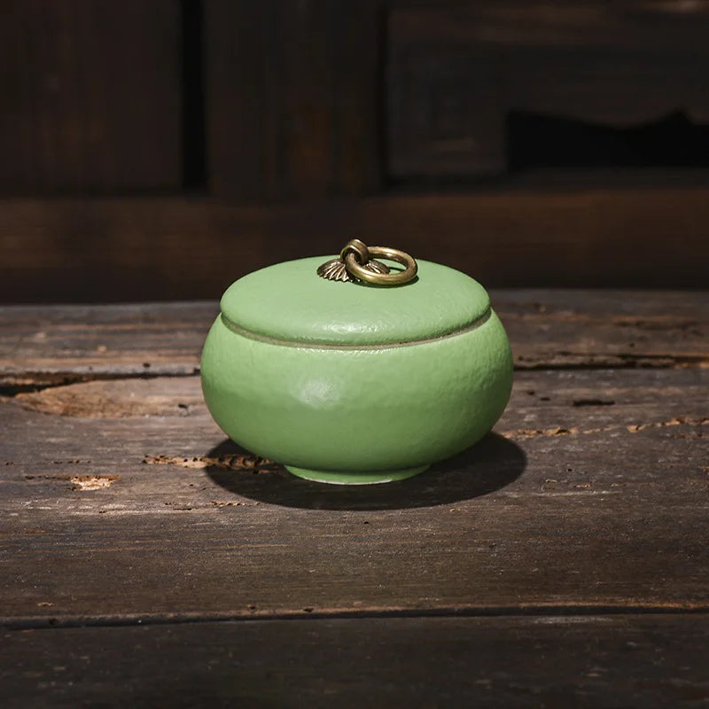 pot thé céramique classique poignée métallique couvercle texture grainée décoratif