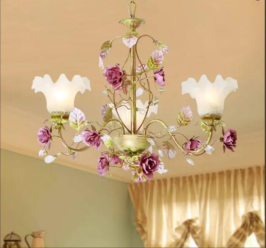 chandelier suspens floral abatjour opaque roses feuilles papierpeint décoratif romantique