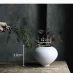 vases blancs modernes texture mat opaques décoration intérieure arrangement fleurs table