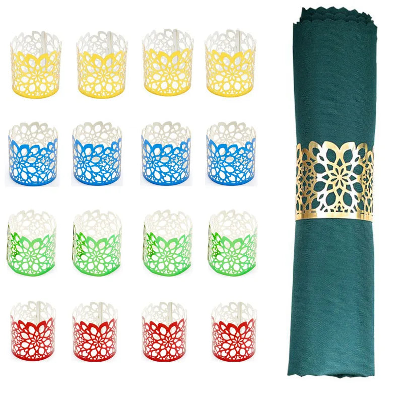serviettes pliées motif géométrique clips métalliques mariage anniversaire décoration table vert blanc bleu jaune