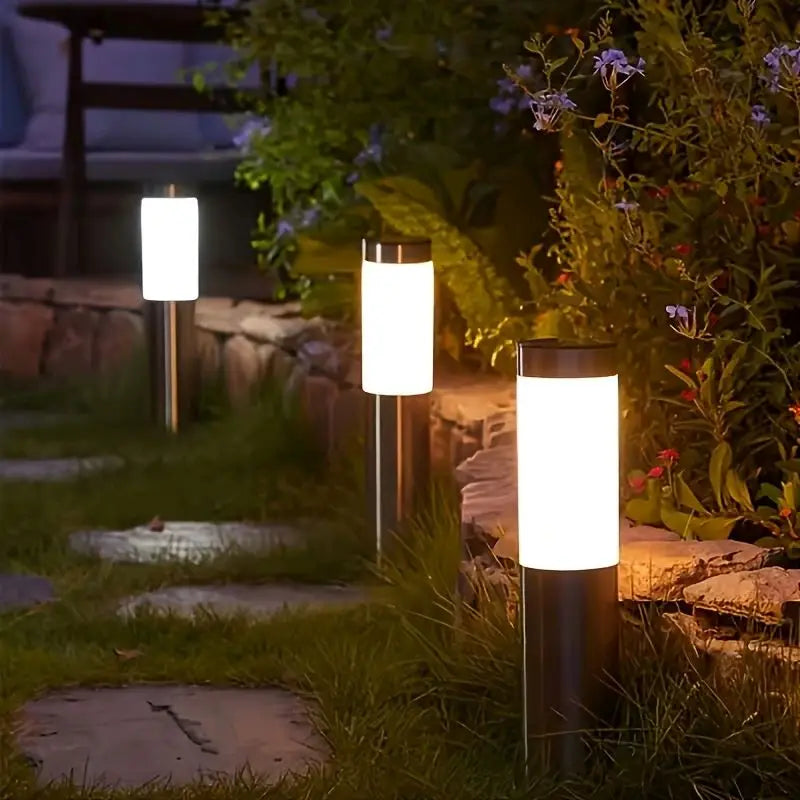 lampes solaires argentées éclairage extérieur moderne facile ip65 protection solaire