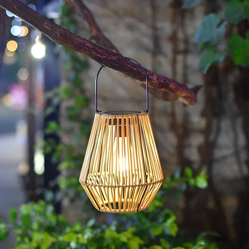 lanterne solaire extérieure rotin moderne naturelle ampoule led balcon jardin decoration vacances rustique