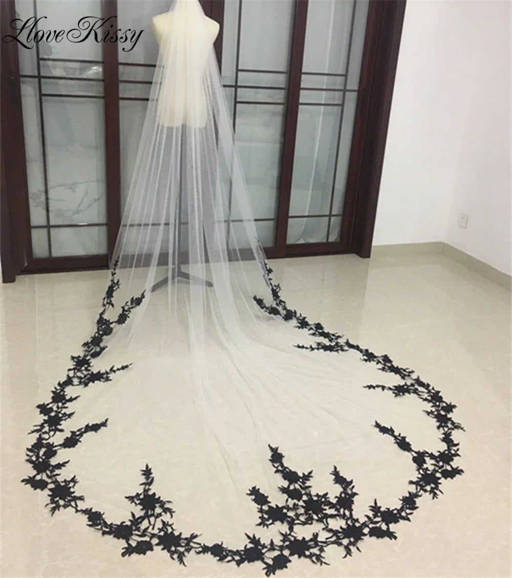 voile mariée cathédrale dentelle florale blanche noire transparente femme classique