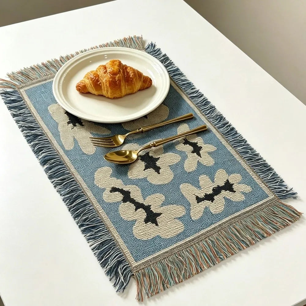 tapis table moderne fleurs stylisées franges bleu blanc noir résistant l'usure ethnique