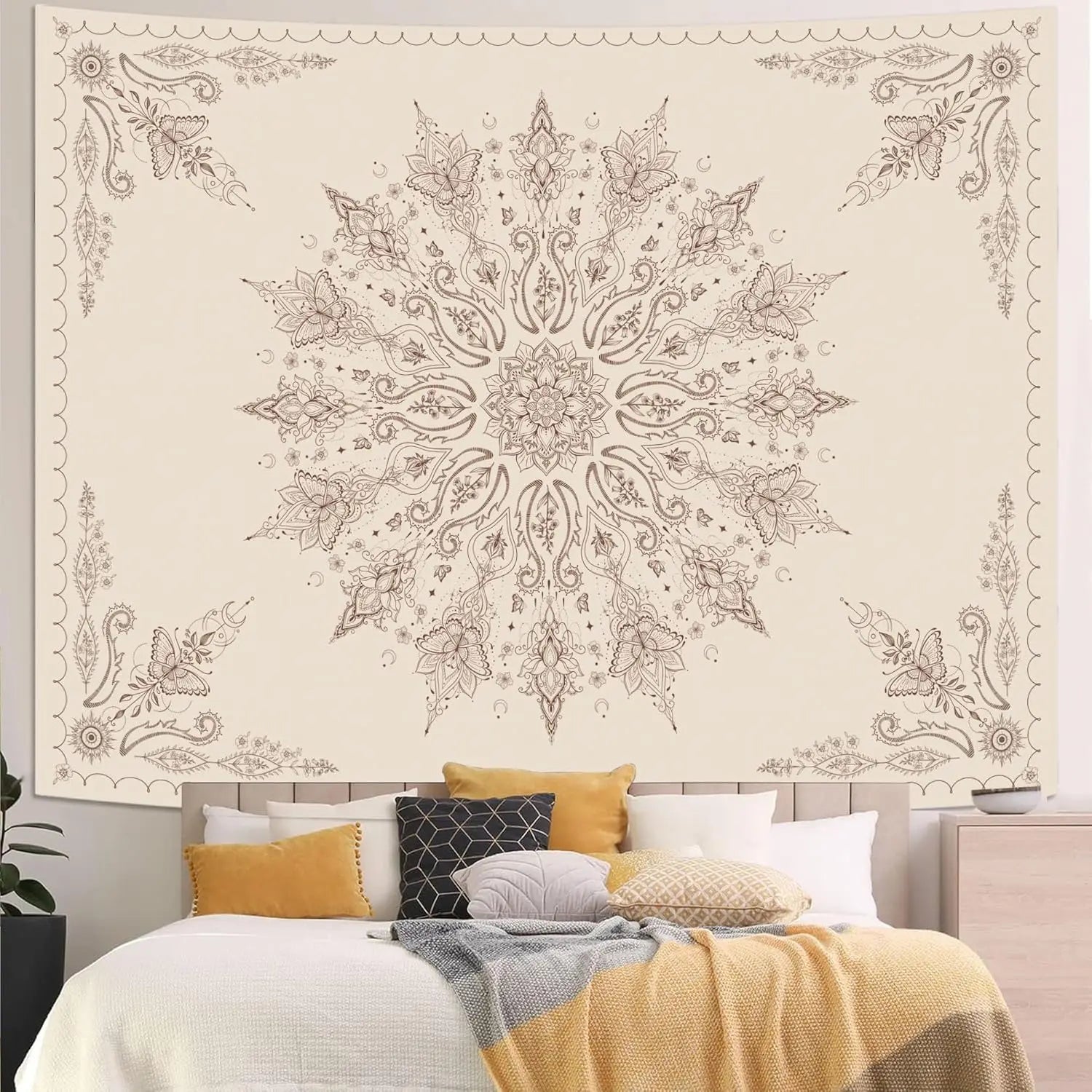 Décoration murale beige motif mandala chambre à coucher