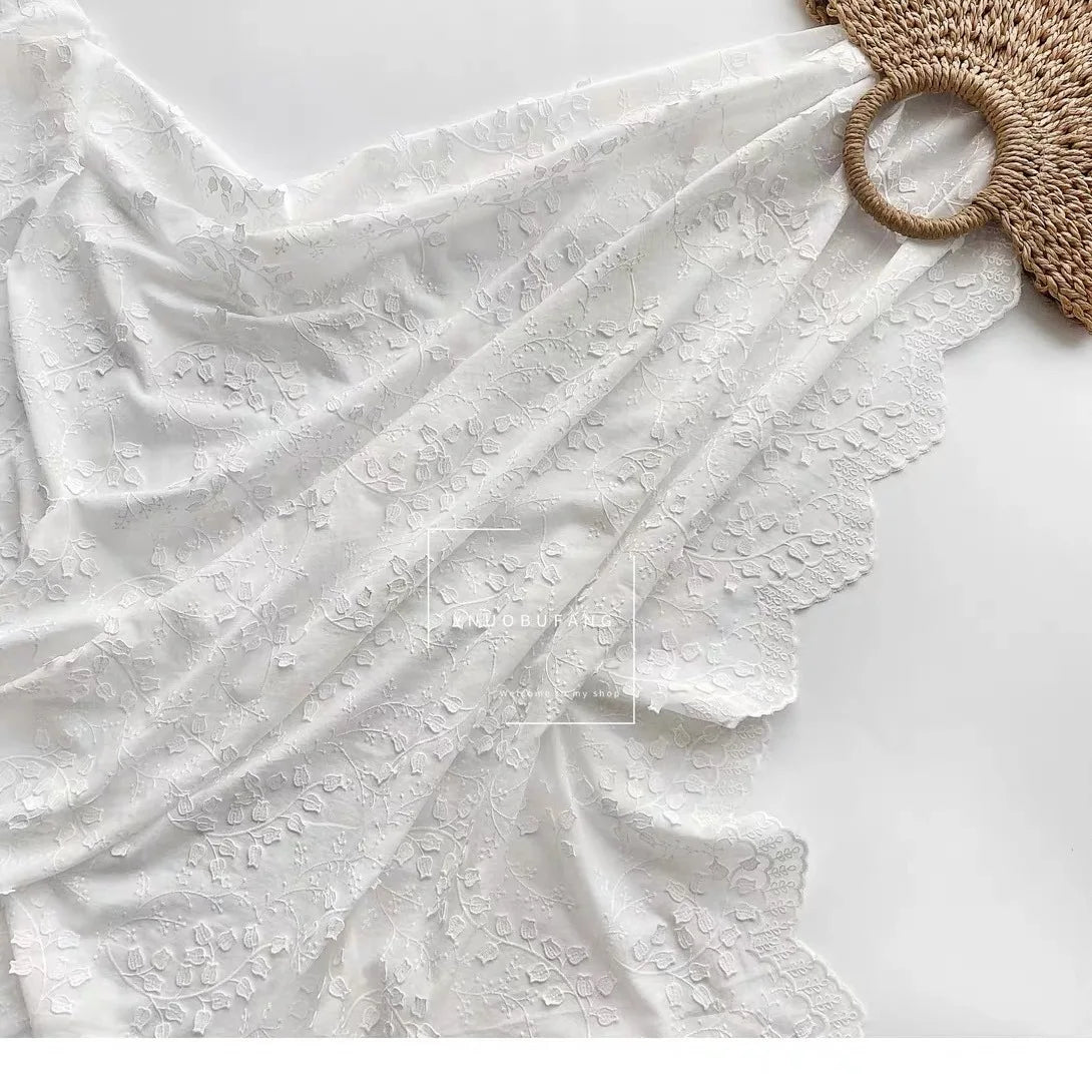 tissu coton blanc floral brodé popeline translucide bricolage couture décoration maison 130cm