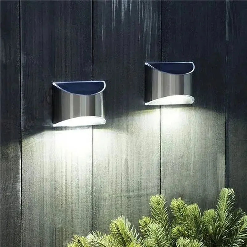applique murale solaire argentée moderne lisse durable lumière blanche fixations vis incluses