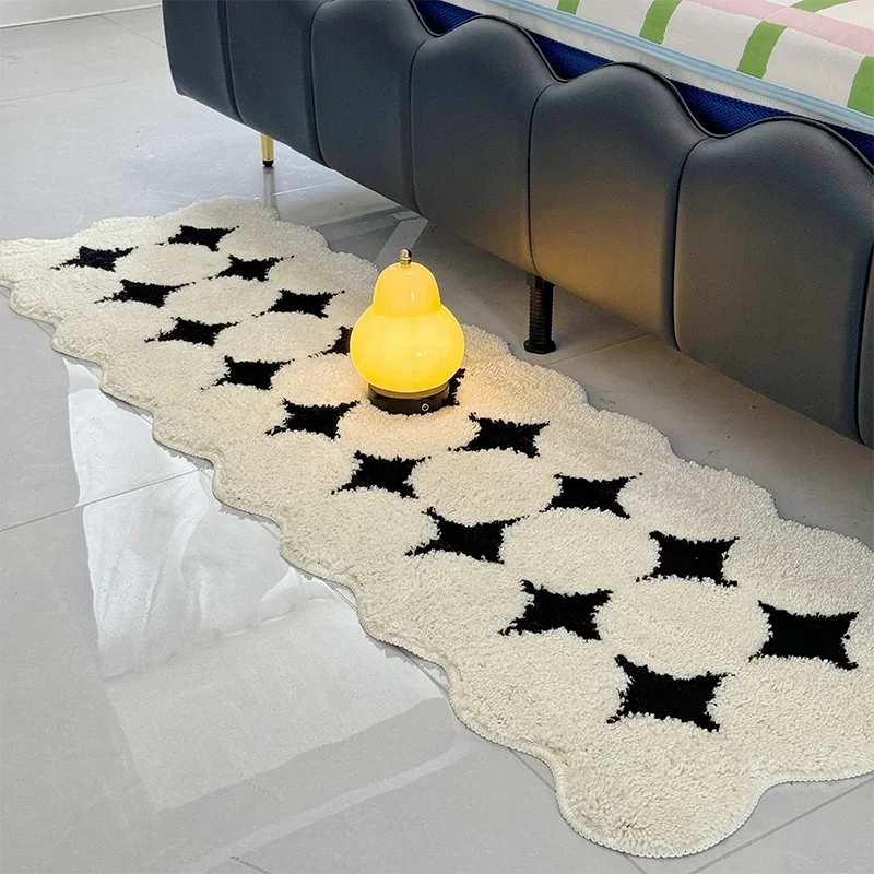 tapis sol moderne motif coeur noir blanc doux antidérapant chambre salon décoration maison