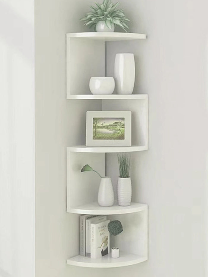Étagère murale flottante 5 niveaux angle bois noir dans un salon moderne