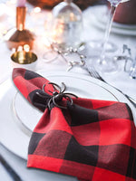 serviettes carreaux rose blanc rouge orange jaune beige clips métalliques table restaurant pack six