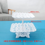 support gâteaux anniversaire blanc dentelle motifs floraux classique vintage niveaux assiettes carrées
