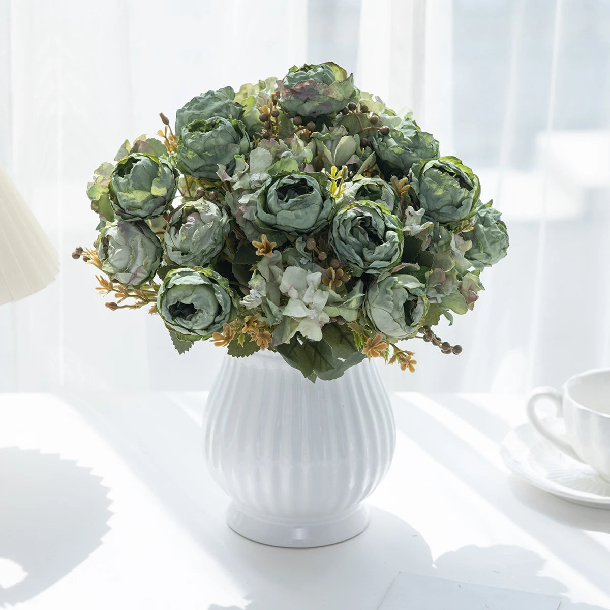 bouquet artificiel pivoine violettes blanches romantique intérieur mariage décoration maison fleurs soie classique