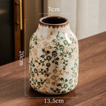vases céramique vintage fleurs classiques blanc vert beige bruns intérieur salon bibliothèque