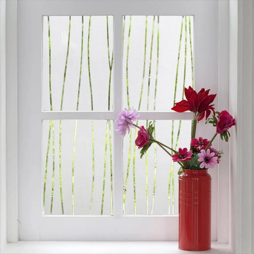 film décoratif fenêtre autocollant transparent motifs lignes noires translucide protection uv isolation thermique maison