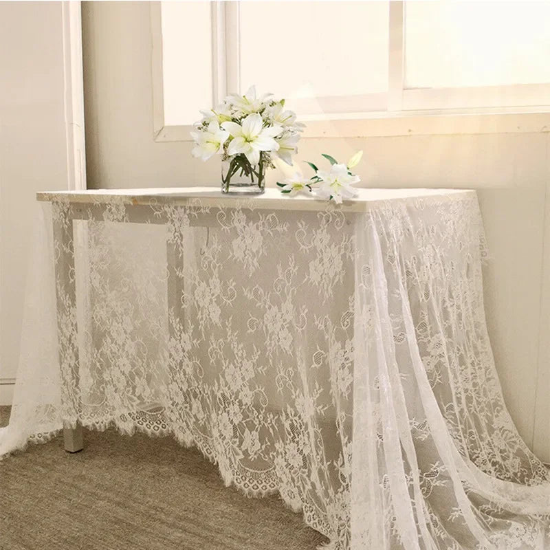nappe dentelle blanche mariage motif floral transparent classique boho fête romantique